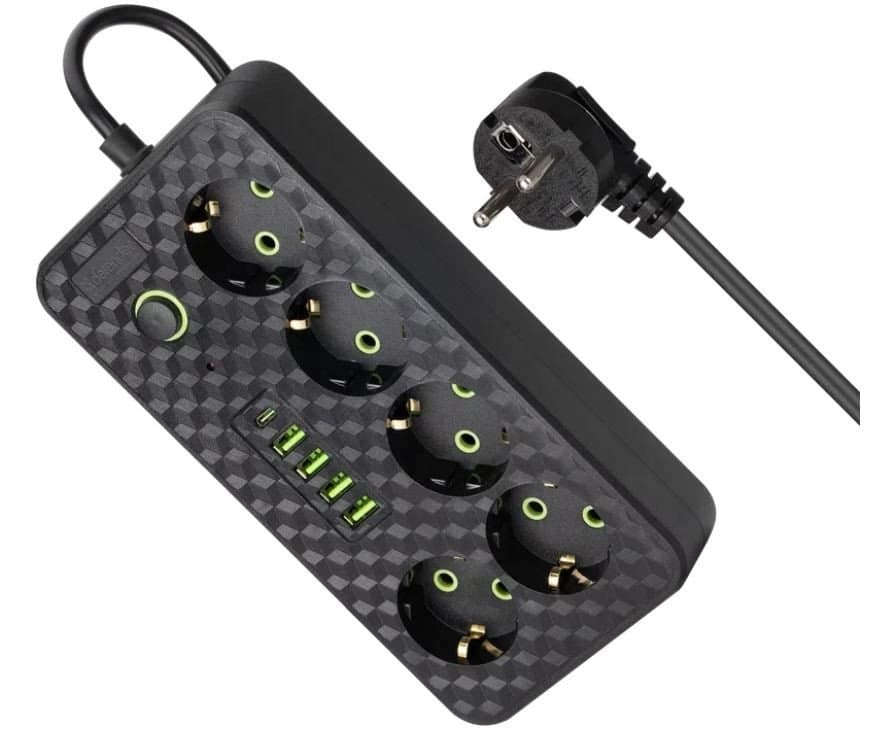 Удлинитель Defender без заземления R218 3 м, 5 розеток, 4xUSB, 1xType-C, черный
